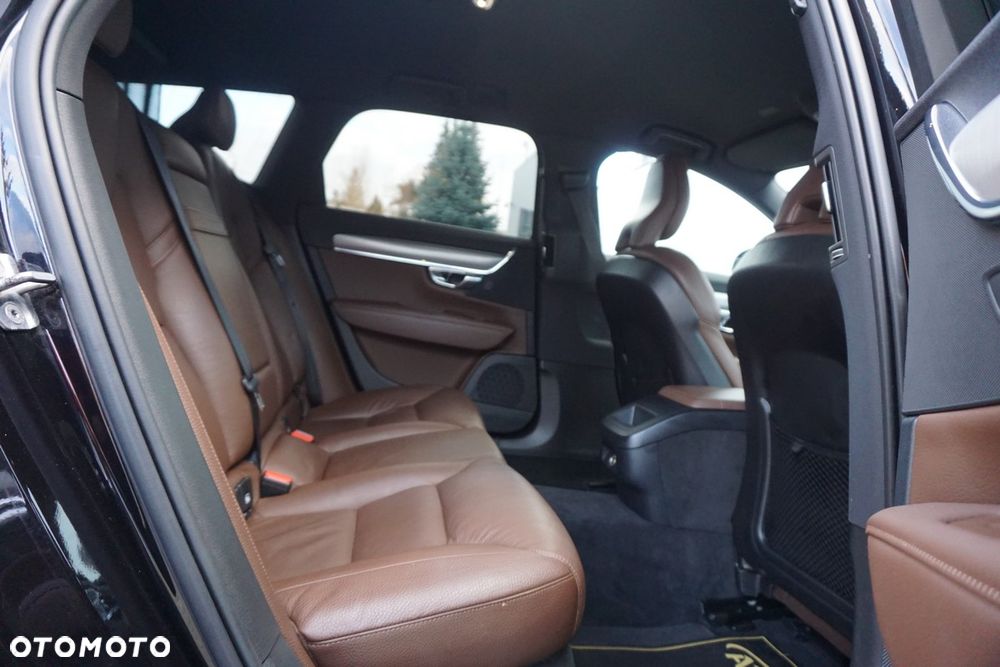 Volvo V90 D3 Geartronic Momentum Pro - 35