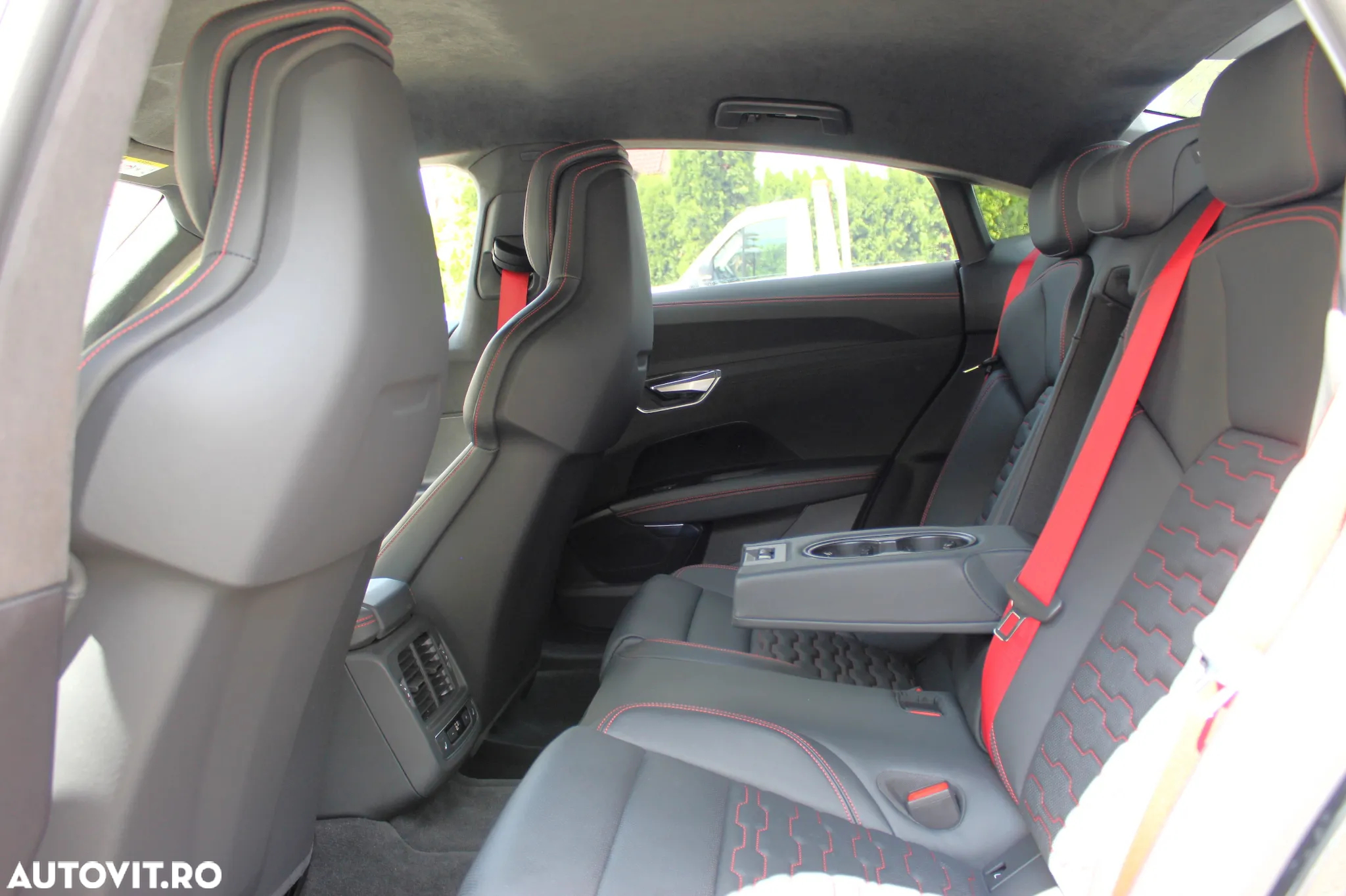 Audi e-tron GT - 12