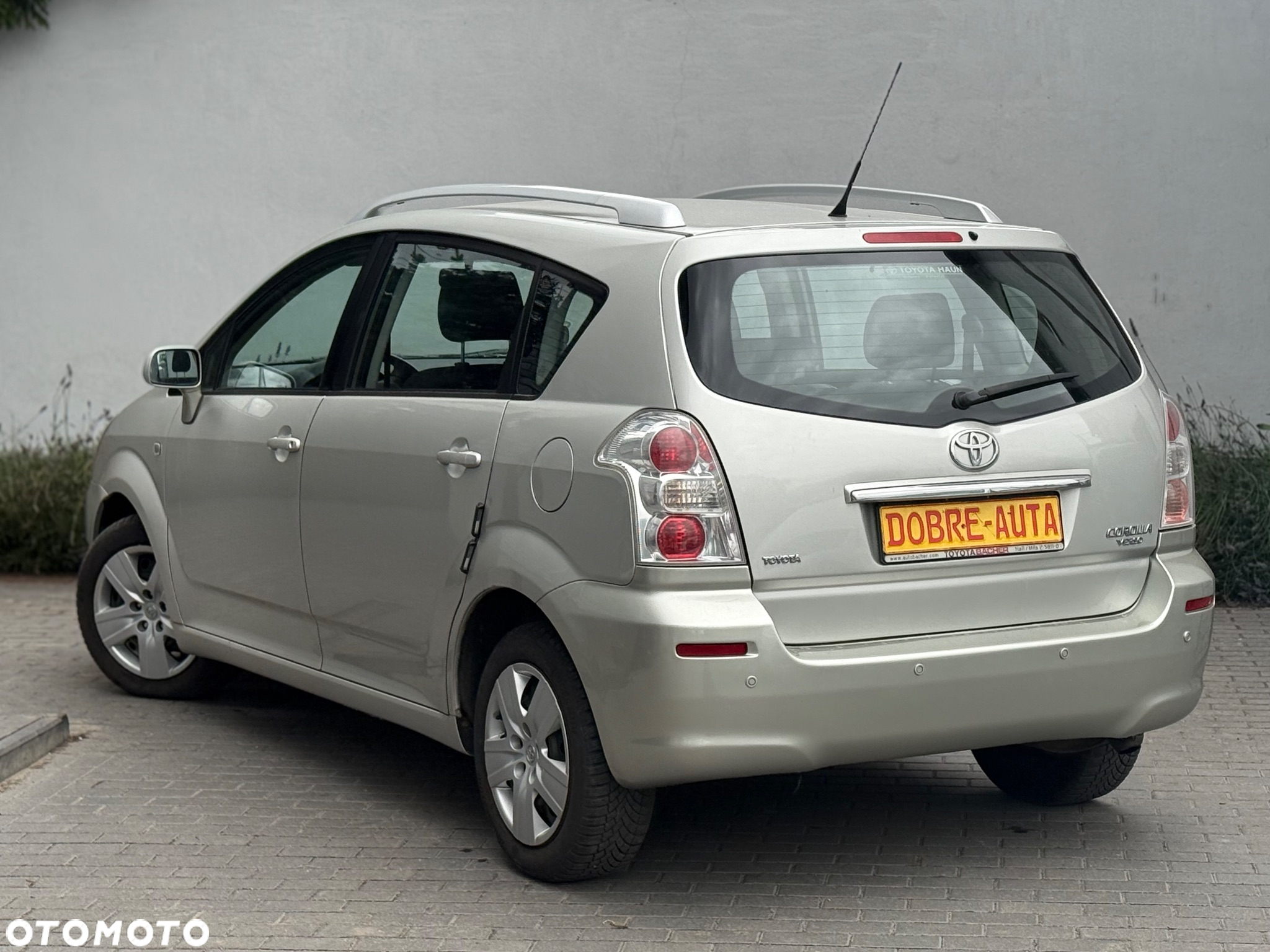 Toyota Corolla Verso 1.6 Premium + - 4