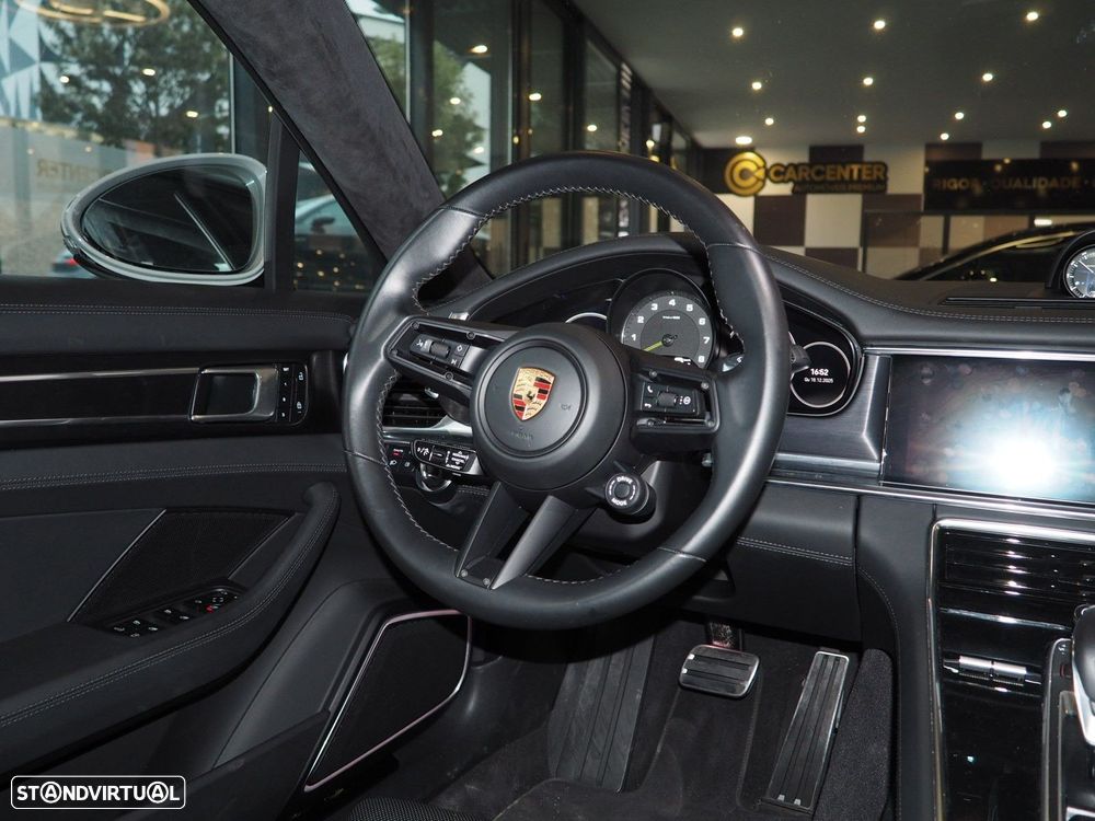 Porsche Panamera Sport Turismo - 11