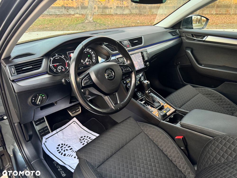Skoda Superb 2.0 TDI DSG Premium Edition - 34