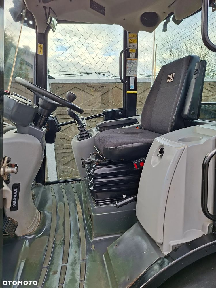 Caterpillar CAT 906 M - 27