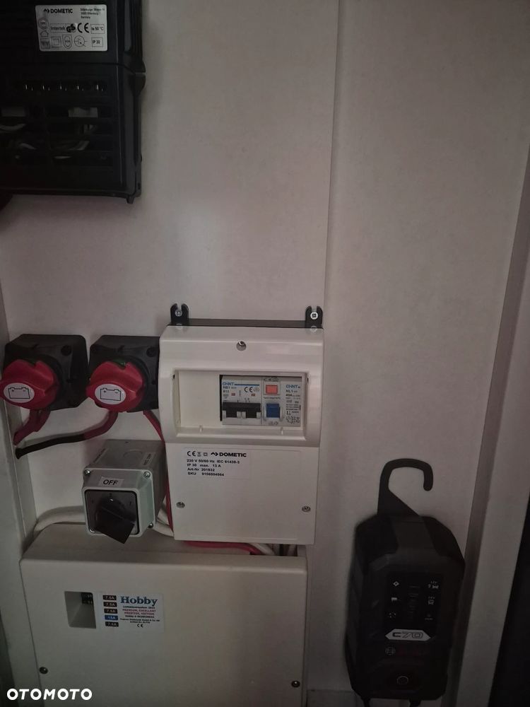 Hobby 560 KMFe Excellent Edition instalacja off-grid 230V Duo-Control - 14
