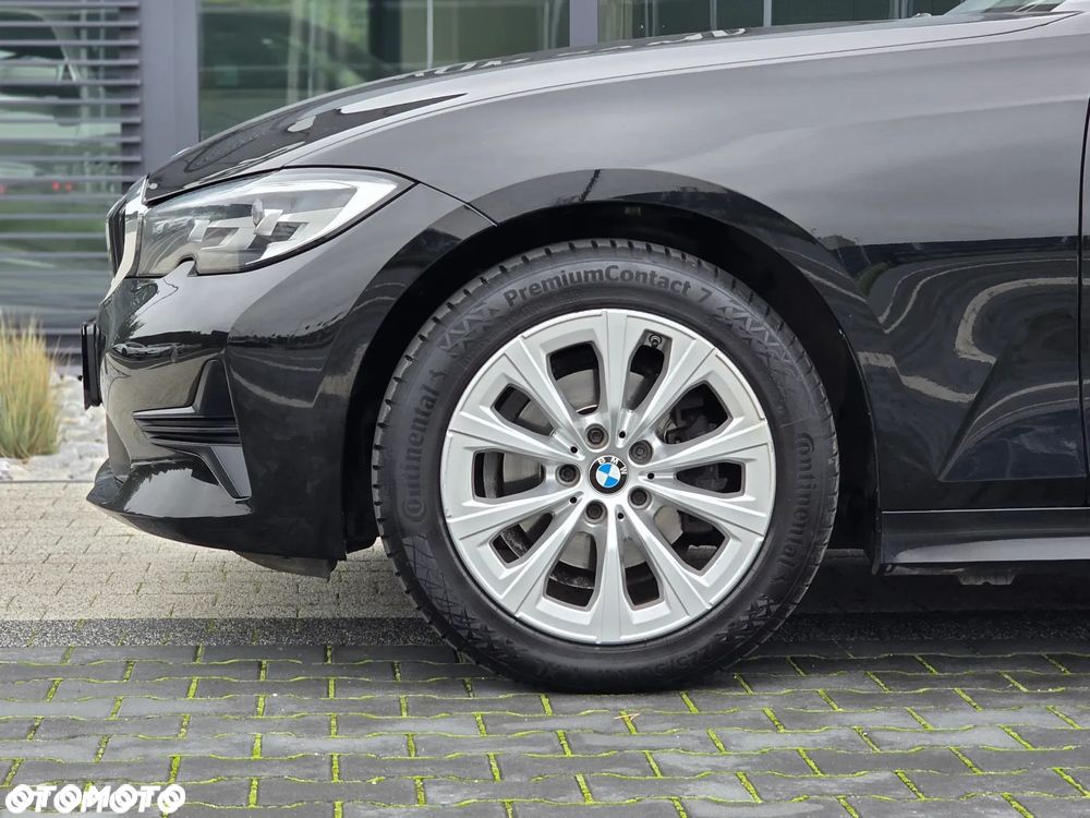 BMW Seria 3 - 16