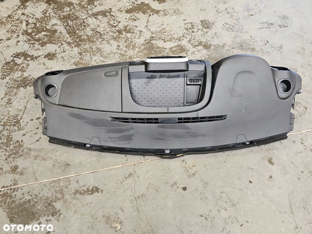 trafic iii vivaro b talento deska gola konsola 681006255r - 3