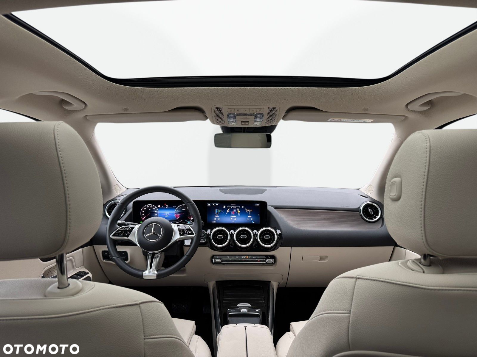 Mercedes-Benz GLA - 13