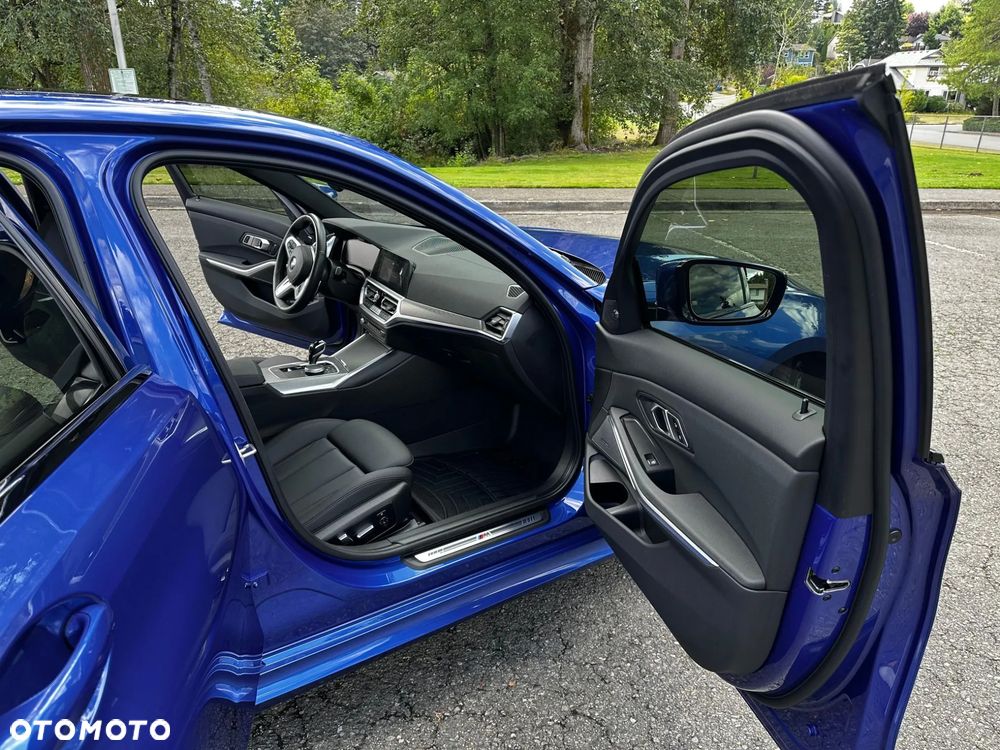 BMW Seria 3 330i M Sport - 34