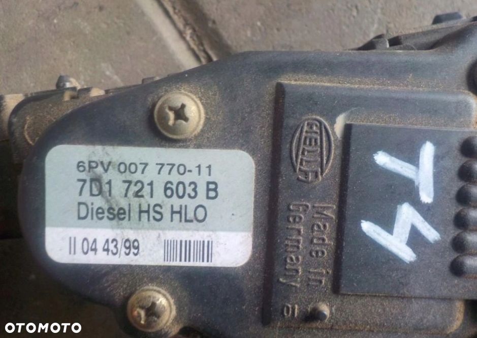 VW T4 2.5 TDI 98- POTENCJOMETR CZUJNIK PEDAŁU GAZU 7D1721603B - 2