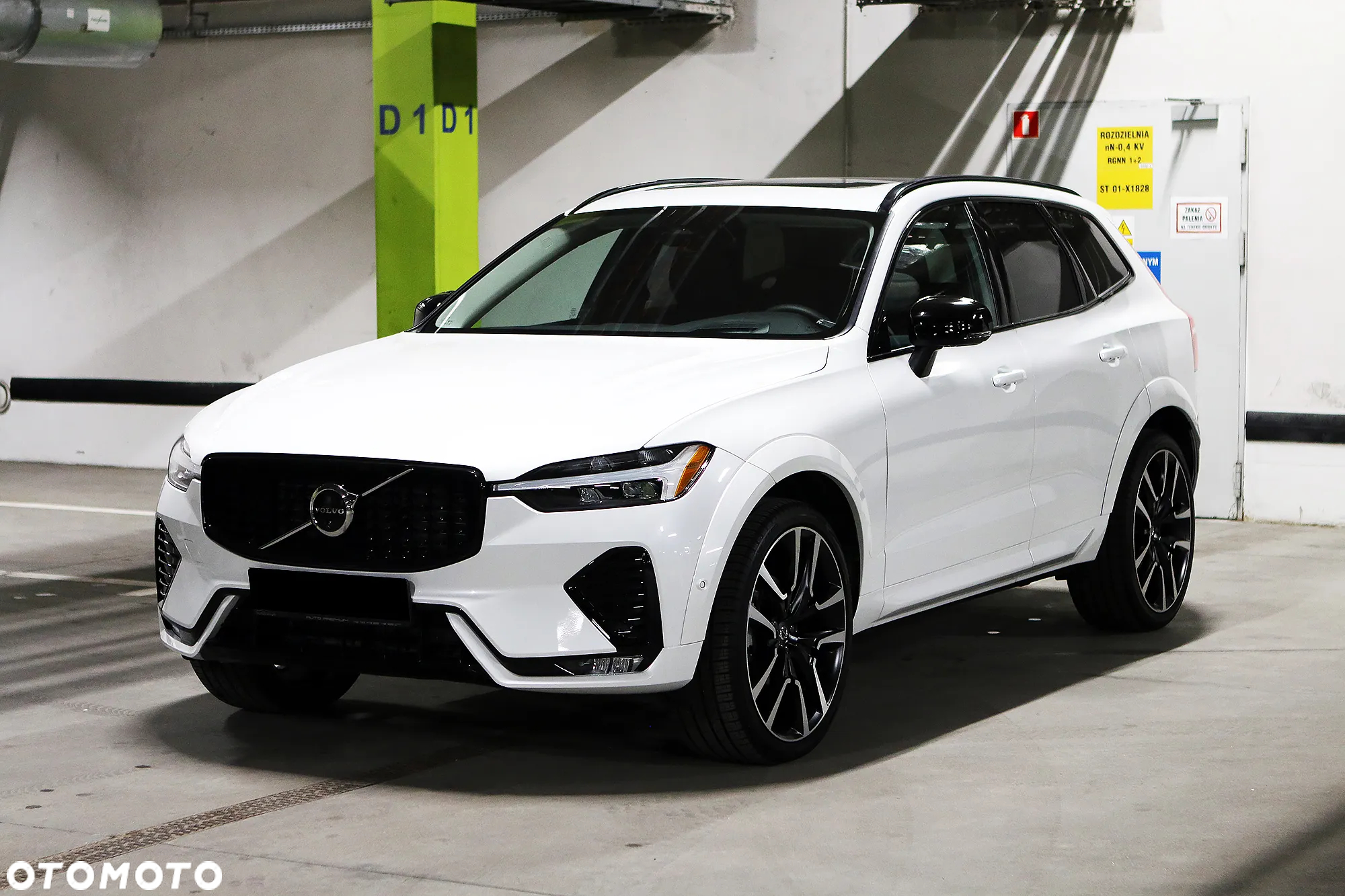 Volvo XC 60 B5 B AWD Ultimate Black Edition - 3