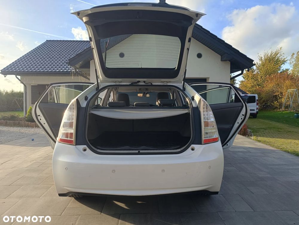 Toyota Prius 1.8 HSD Premium - 7