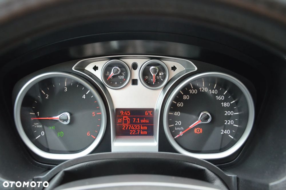 Ford Kuga 2.0 TDCi 4x4 Titanium - 29