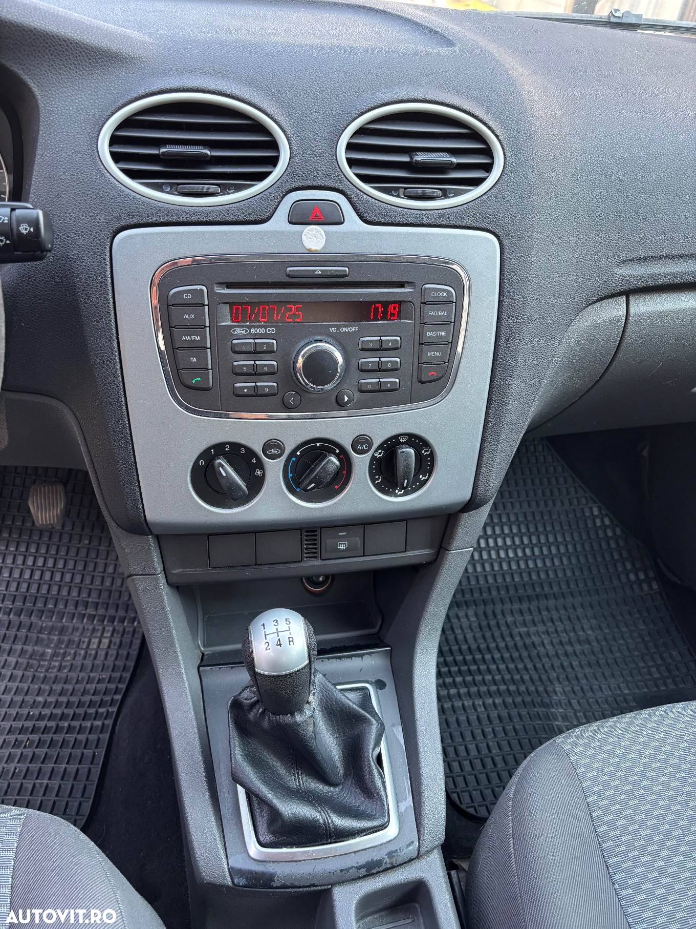 Ford Focus 1.6 16V Style - 13