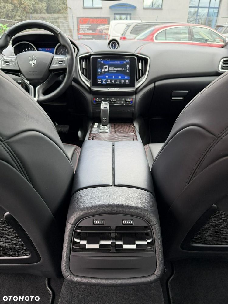 Maserati Ghibli Granlusso - 36