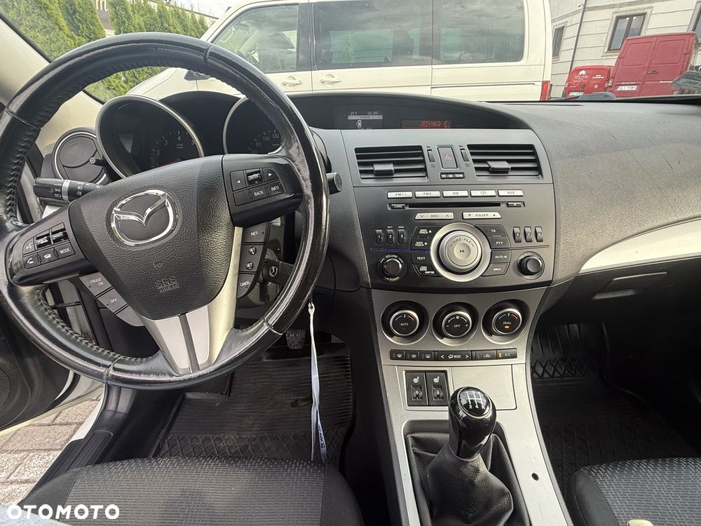 Mazda 3 1.6 Exclusive + - 5