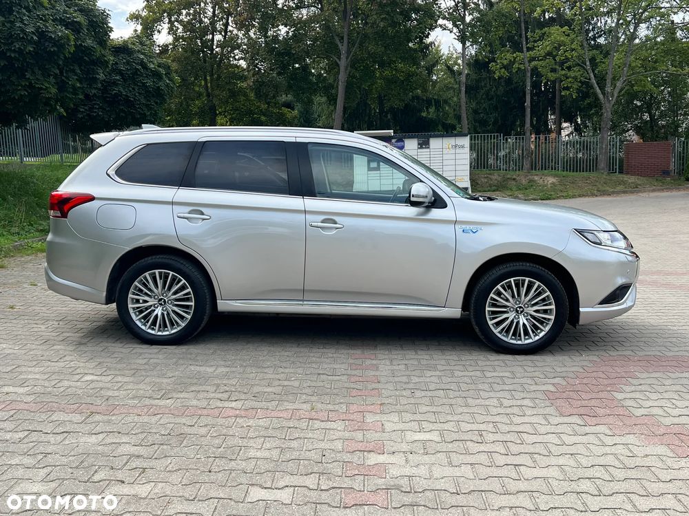 Mitsubishi Outlander 2.4 4WD Diamant+ - 5