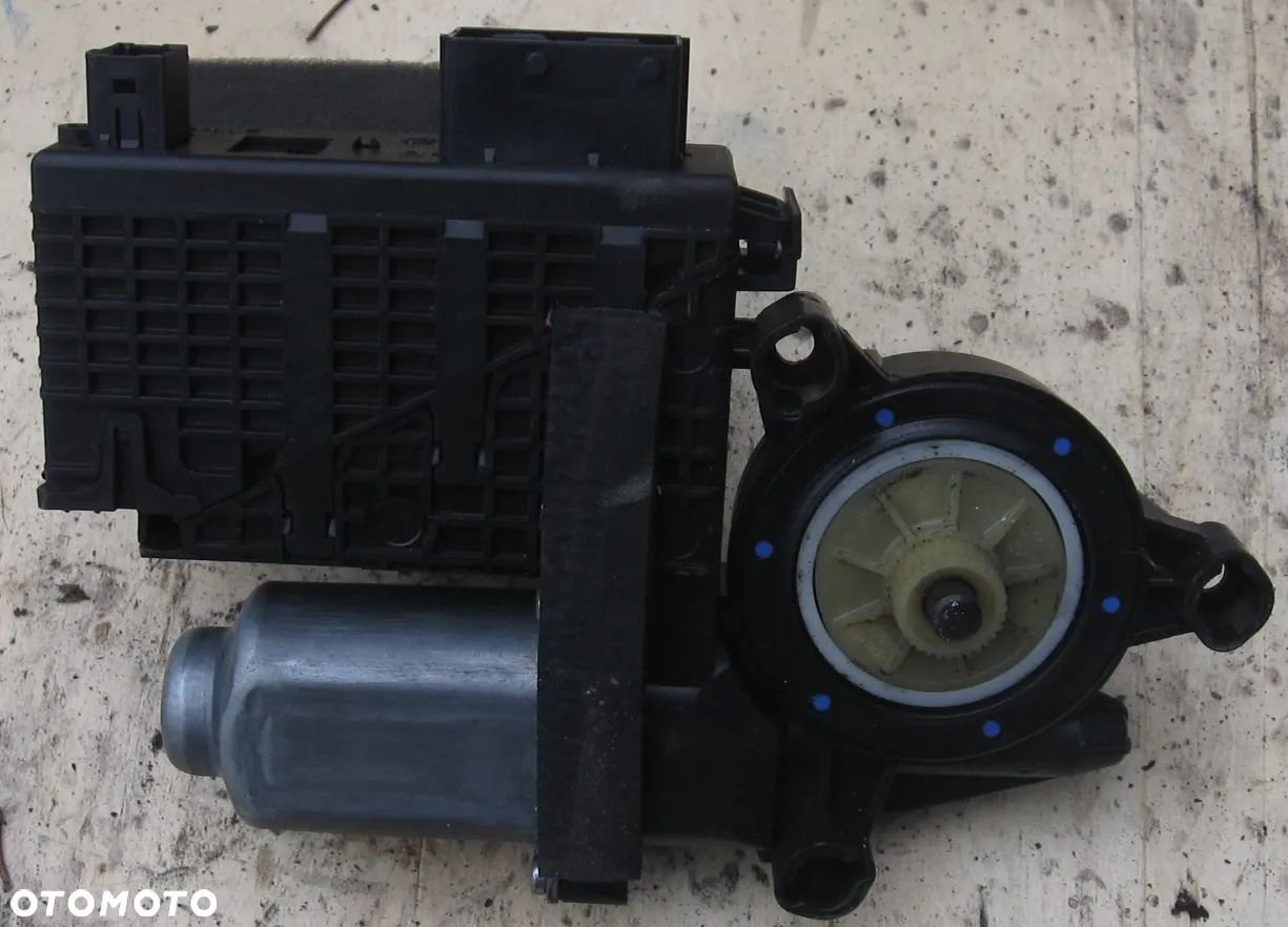 silnik podnoszenia szyby CITROEN C4 PICASSO 9682495880 - 1