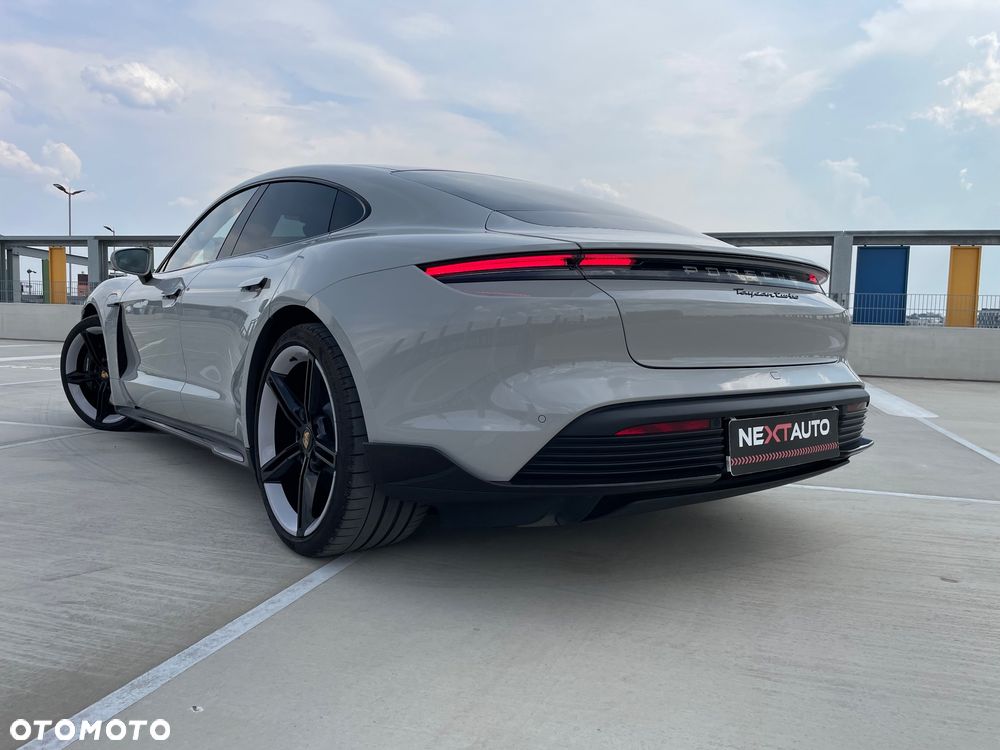 Porsche Taycan Turbo - 10