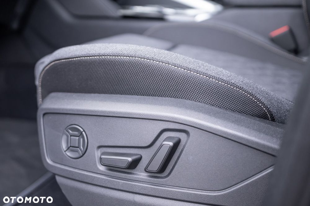 Audi Q5 Sportback - 12