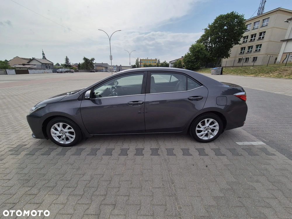 Toyota Corolla 1.6 Classic Plus - 3