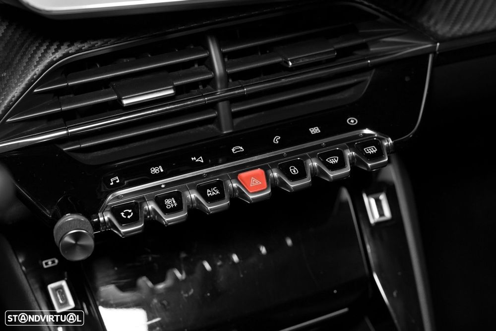 Peugeot e-2008 Allure - 29