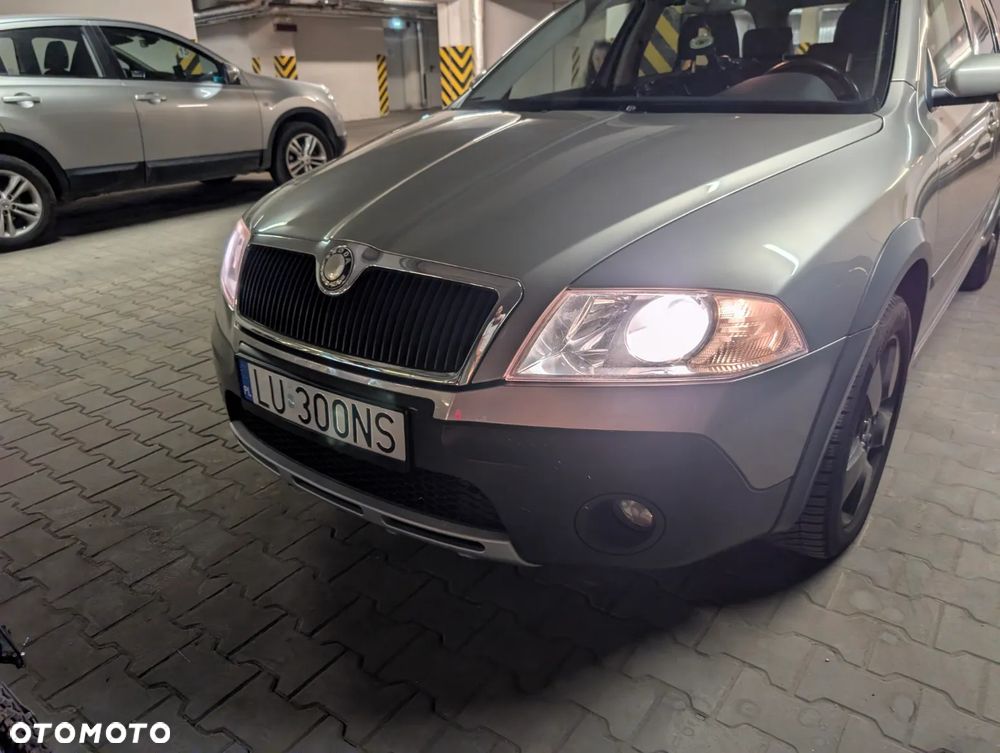 Skoda Octavia Scout 2.0 TDI DPF - 18