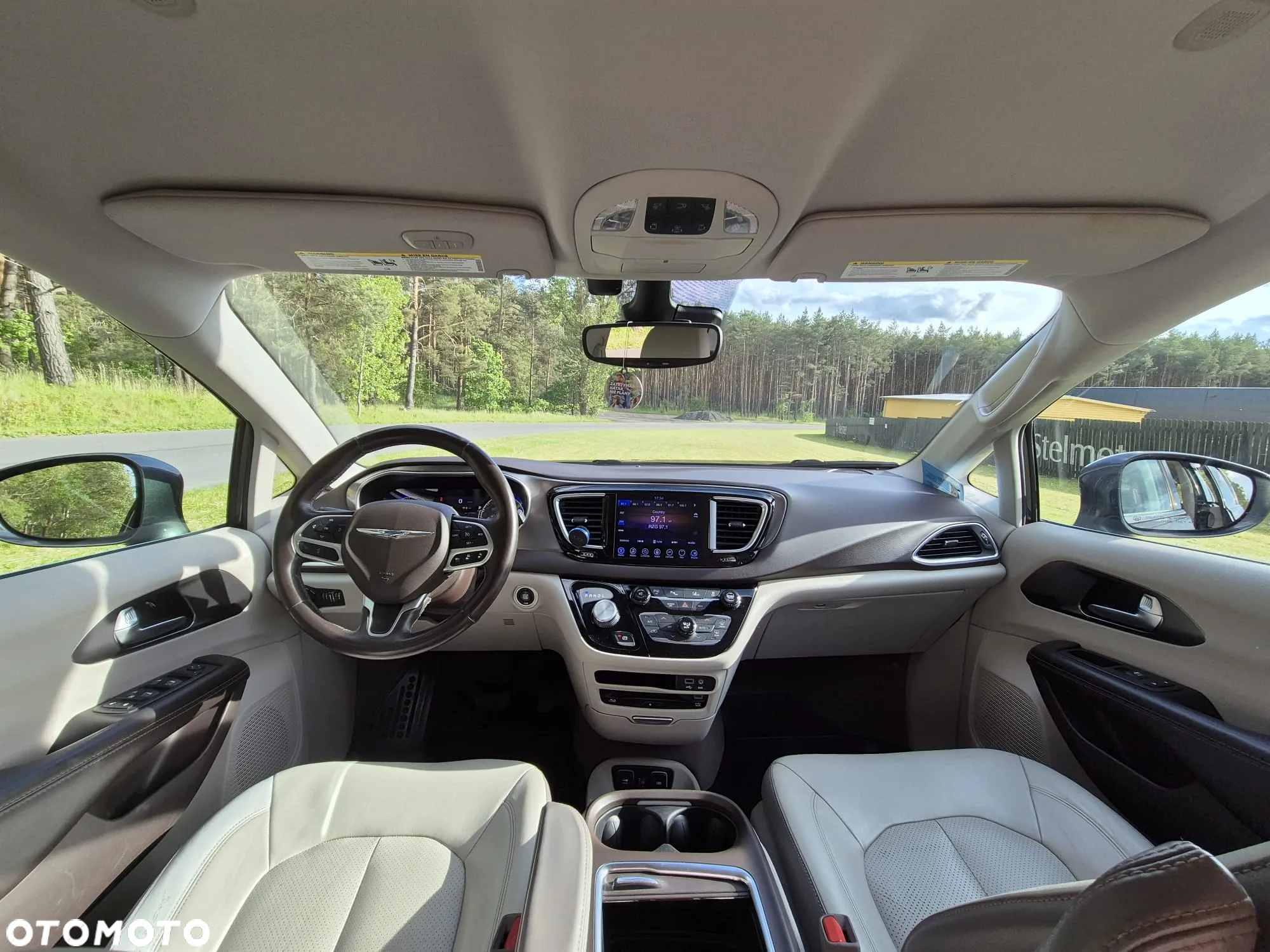 Chrysler Pacifica - 23