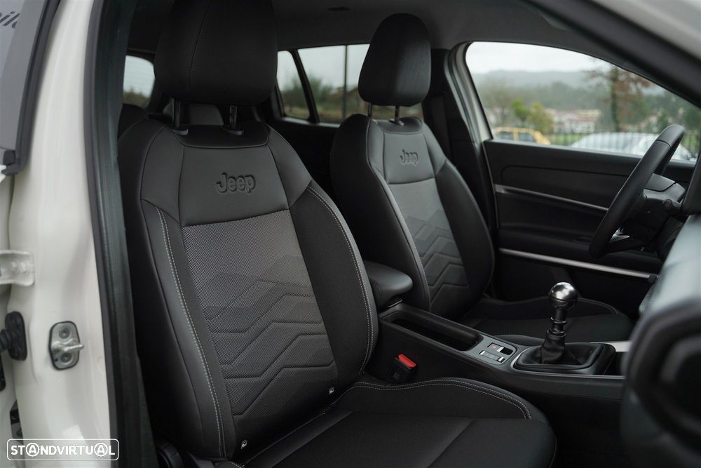 Jeep Avenger 1.2 GSE T3 Summit - 33