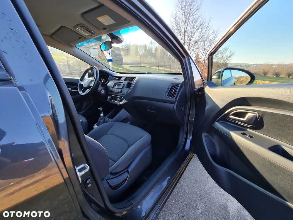 Kia Rio 1.2 Dream Team Edition - 14