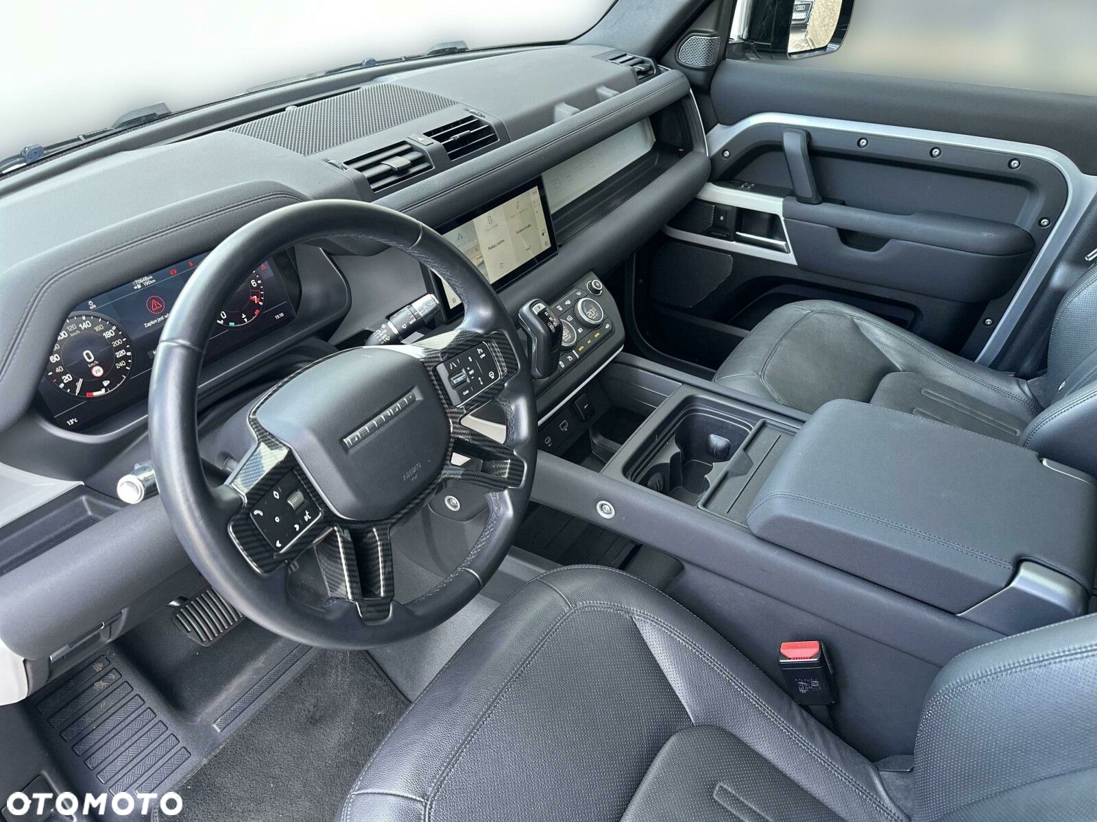 Land Rover Defender - 14
