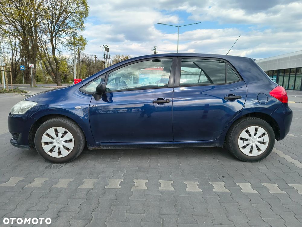 Toyota Auris 1.4 VVT-i Terra - 4