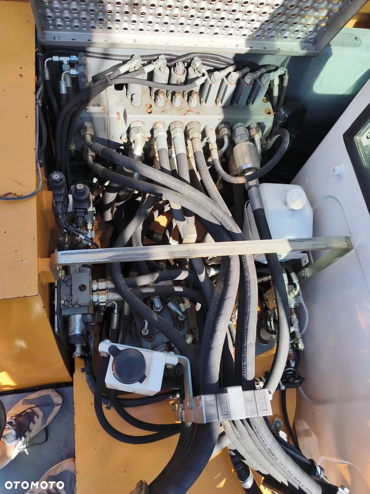 Liebherr A311 - 8