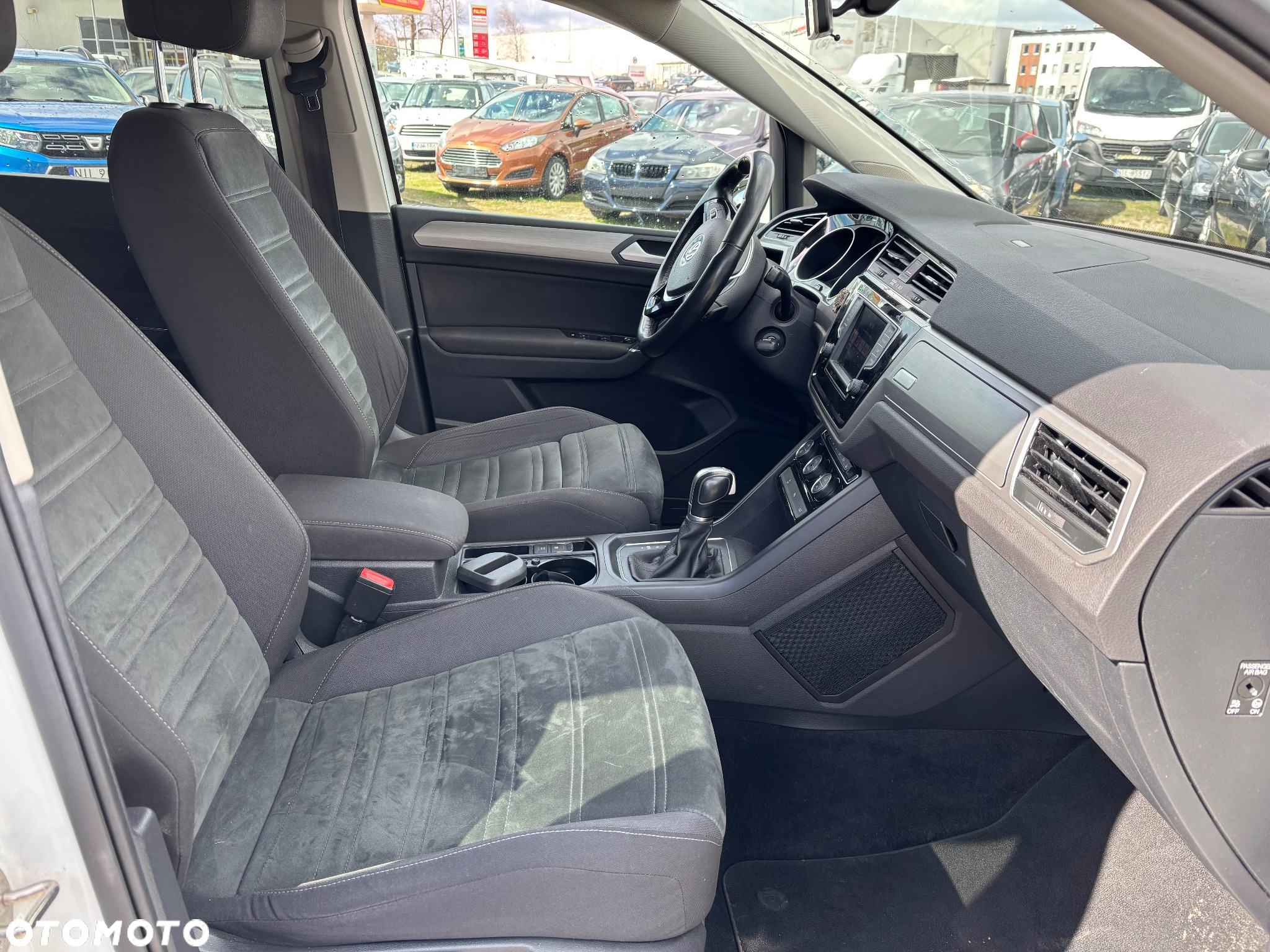 Volkswagen Touran 1.6 TDI SCR (BlueMotion Technology) DSG Comfortline - 16