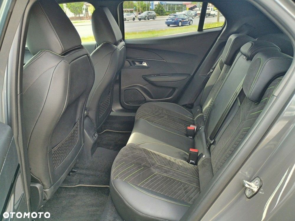 Peugeot 2008 1.2 PureTech Allure S&S EAT8 - 11