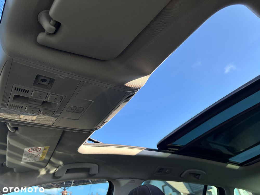 Volkswagen Golf - 34