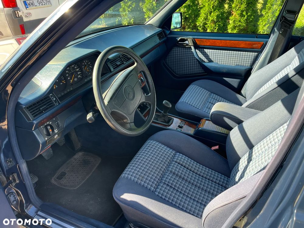Mercedes-Benz Klasa E 300 D - 5