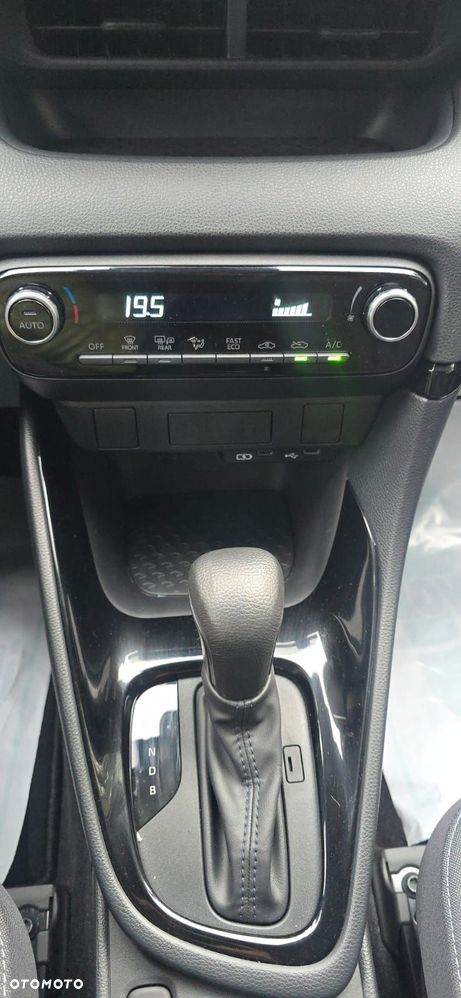 Toyota Yaris 1.5 Premium CVT - 17
