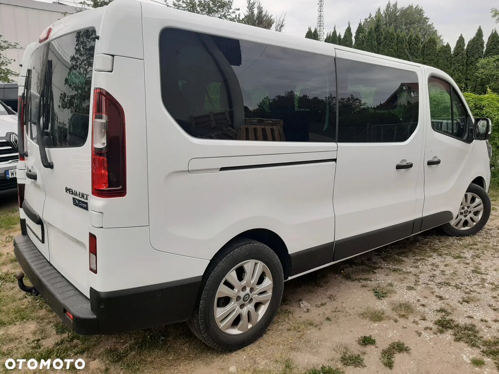 Renault Trafic 2.0 dCi - 11