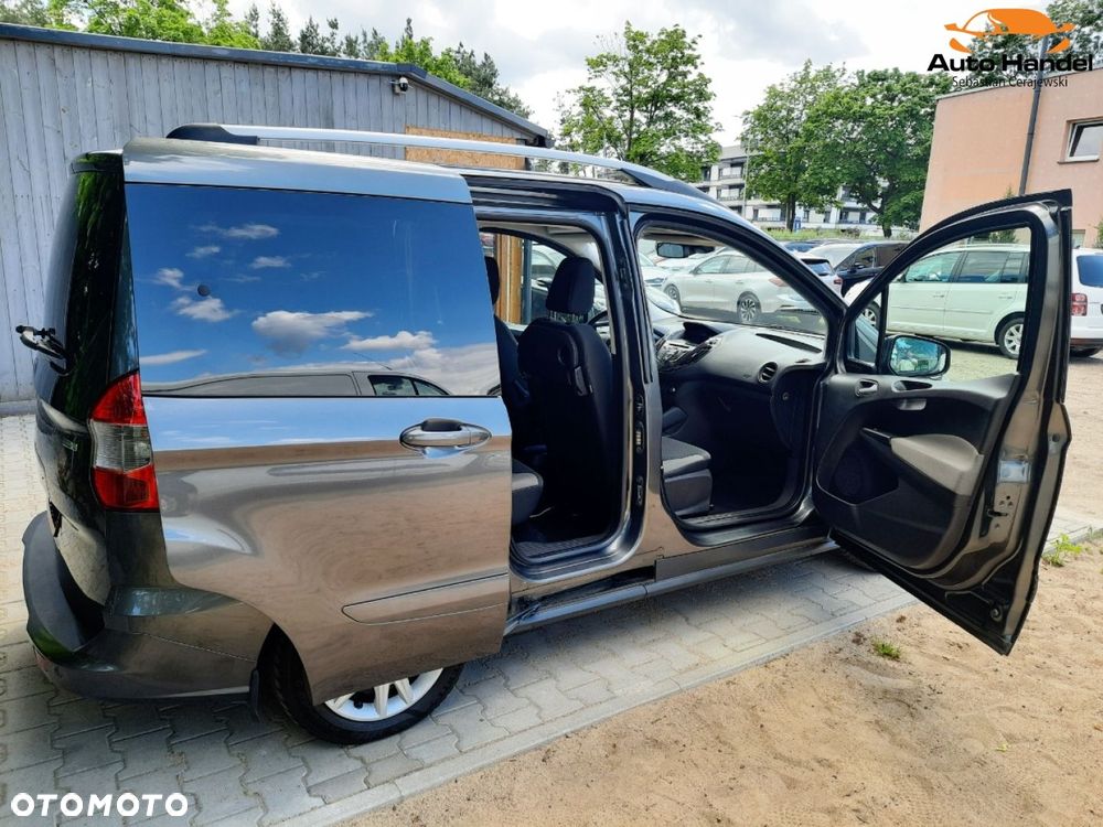 Ford Tourneo Courier - 30