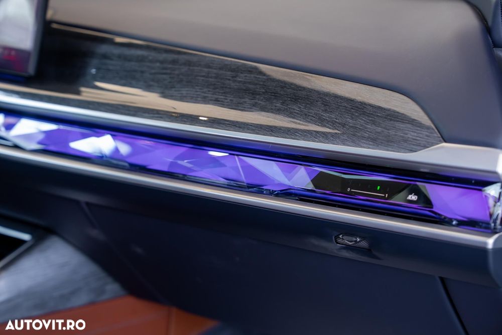 BMW Seria 7 750e xDrive AT PHEV - 25