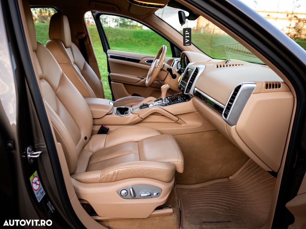 Porsche Cayenne 3.0 L V6 - 5
