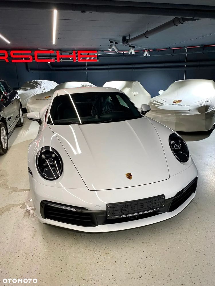 Porsche 911 Carrera 4 PDK - 39
