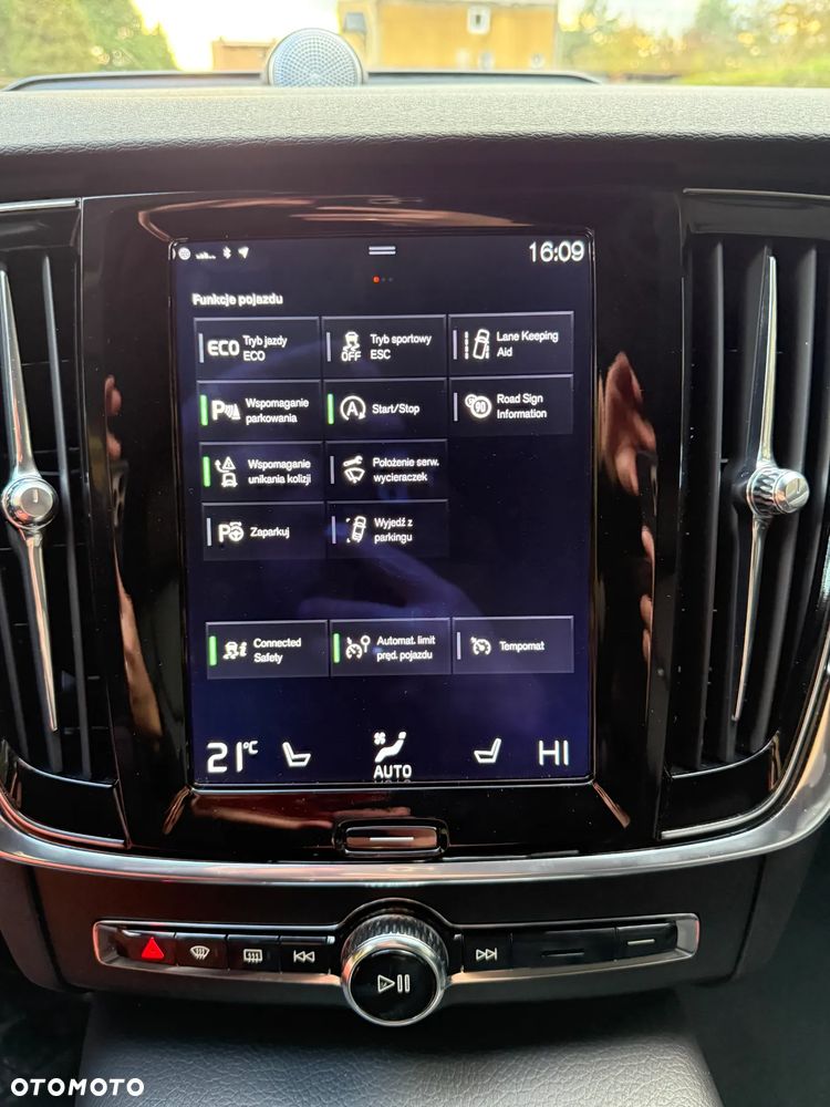 Volvo V90 D5 AWD Momentum - 31