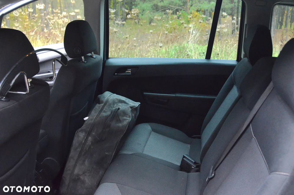 Opel Zafira 1.8 Cosmo - 17