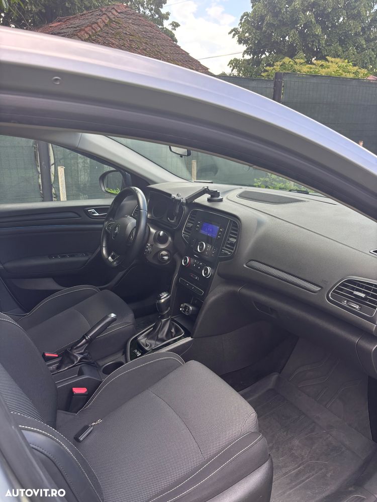 Renault Megane TCE 140 GPF Intens - 8