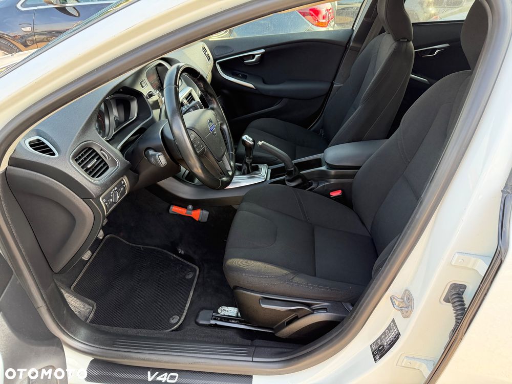 Volvo V40 D2 - 25