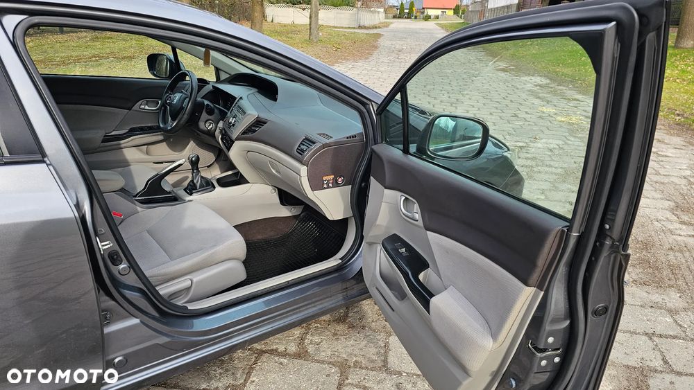Honda Civic 1.8 Executive - 11