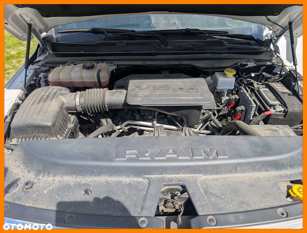RAM 1500 Crew Cab Shortbed Bighorn - 23