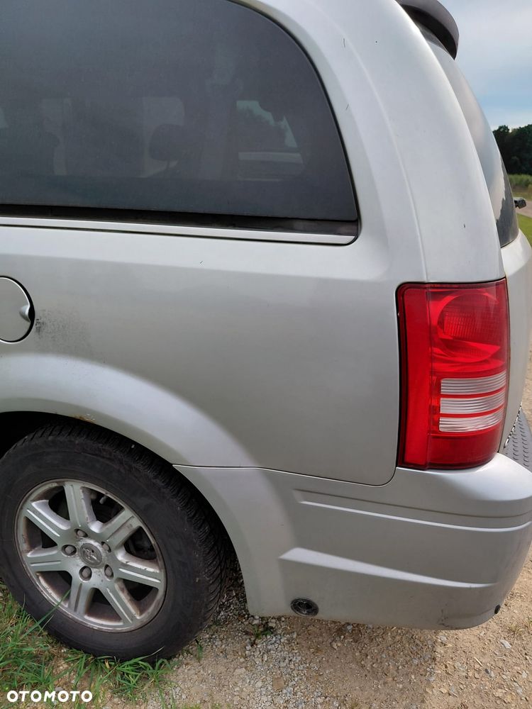 Chrysler Town & Country - 21