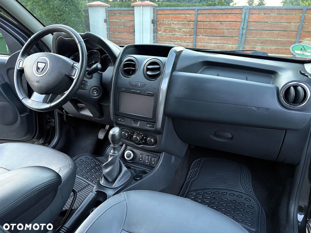 Dacia Duster 1.6 SCe Urban Explorer S&S - 27