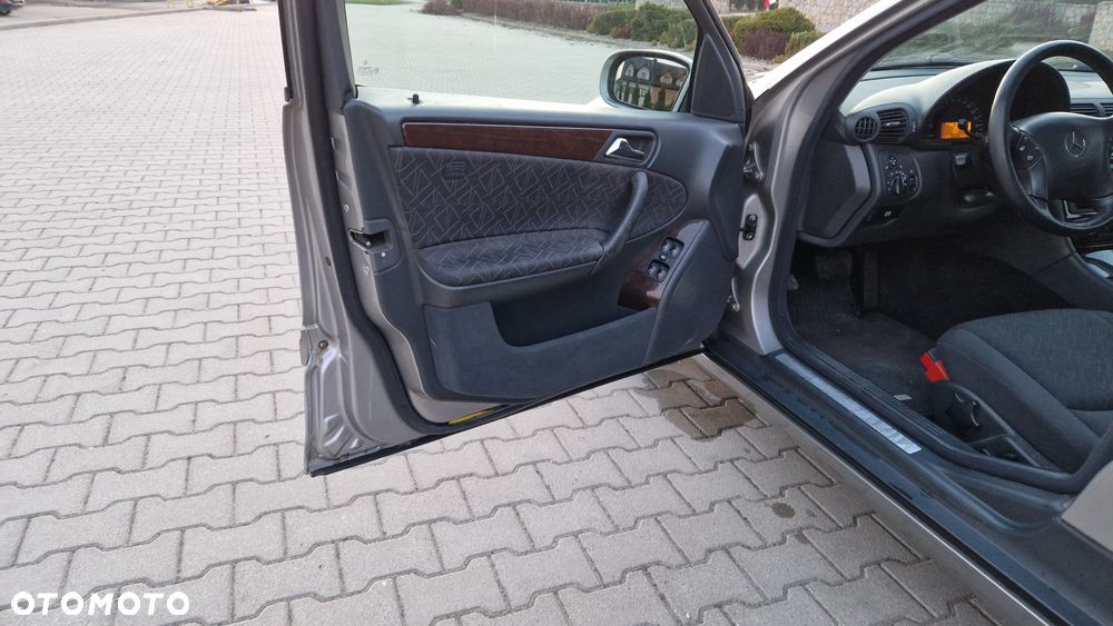 Mercedes-Benz Klasa C 200 Kompressor Automatik Elegance - 25